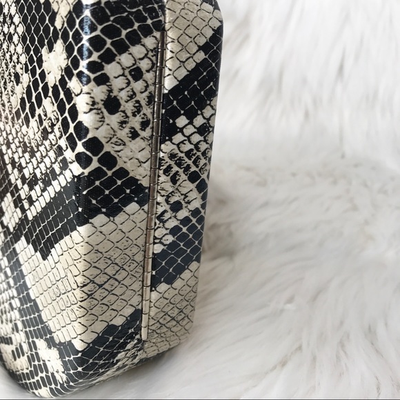 Alessia LAST CHANCE Python Circle Chain Crossbody - Picture 6 of 8